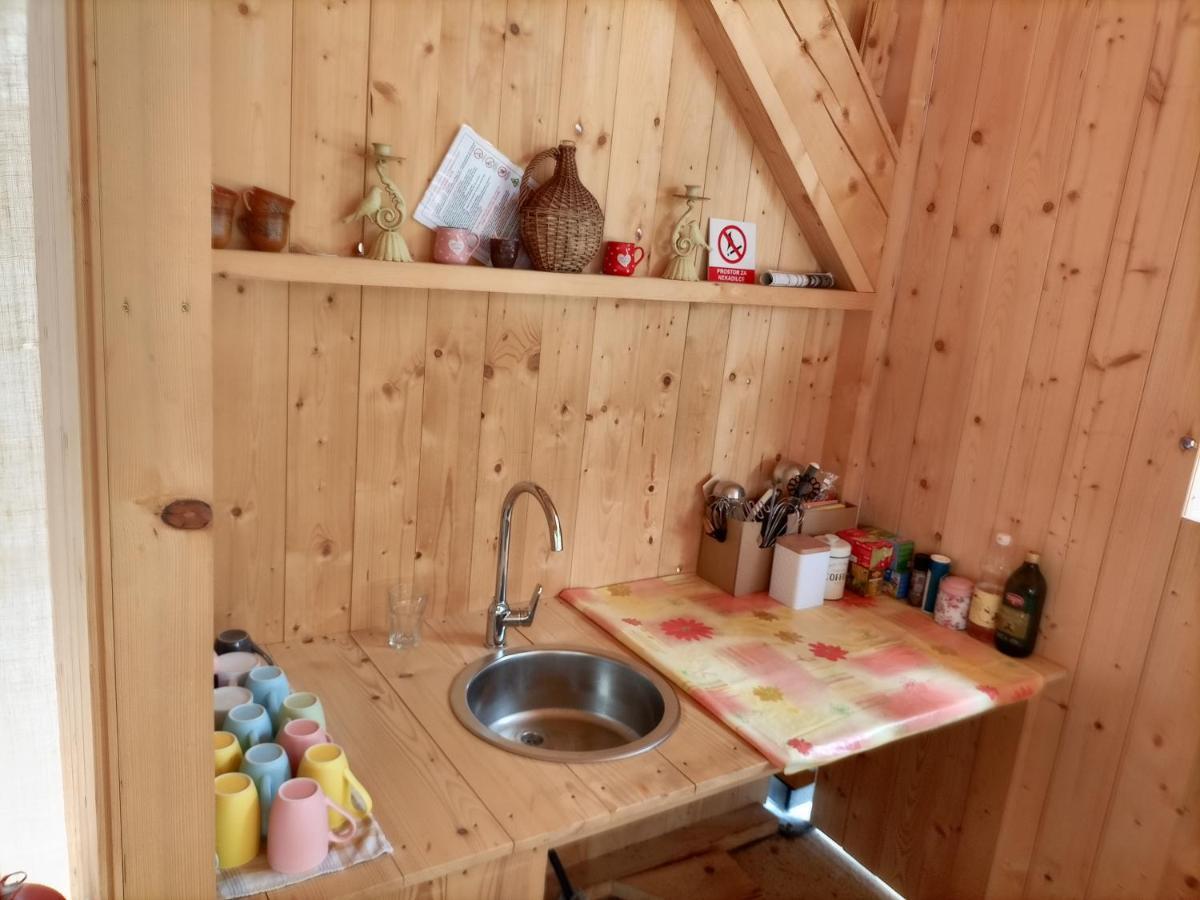 ホテル Kamp Beli Gaber Stari Trg pri Lozu エクステリア 写真